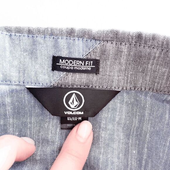 Volcom Mens Shirt Modern Fit Button Down Short Sleeve Black Medium - Picture 3 of 7